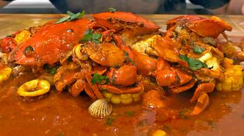 Mix Crabbys: Menu Seafood Favorit Baru di Pangandaran