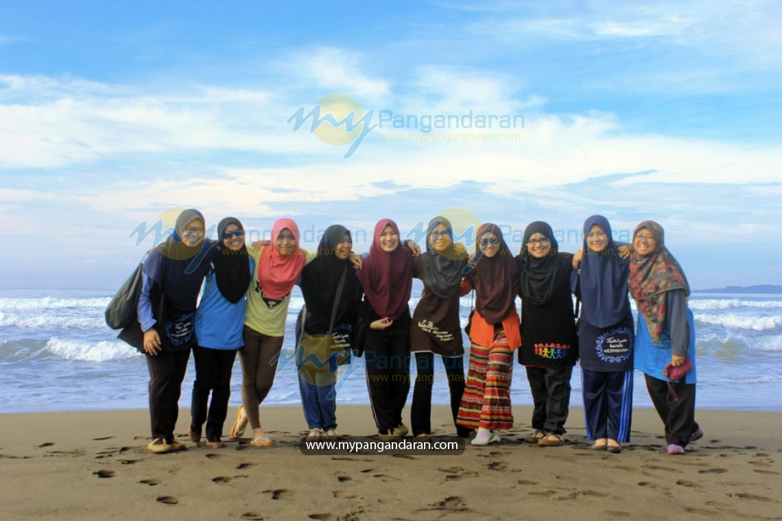 Mrs. Dayang Nur Iznie & Friends at Batu Hiu Beach