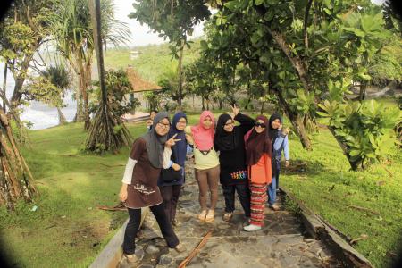 Mrs. Dayang Nur Iznie & Friends at Batu Hiu Hills
