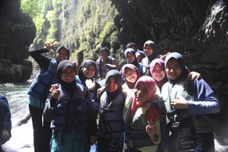 Mrs. Dayang Nur Iznie & Friends at Green Canyon