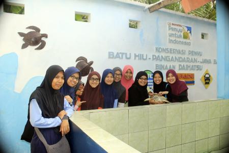 Mrs. Dayang Nur Iznie & Friends @ Penyu konservation Batu Hiu
