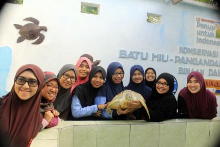 Mrs. Dayang Nur Iznie & Friends @ Penyu konservation Batu Hiu