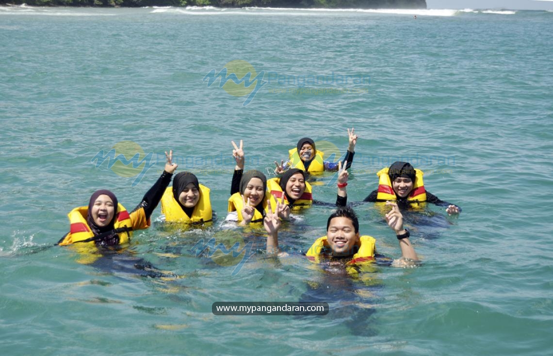 Mrs. Syahirani and Friends Snorkling time