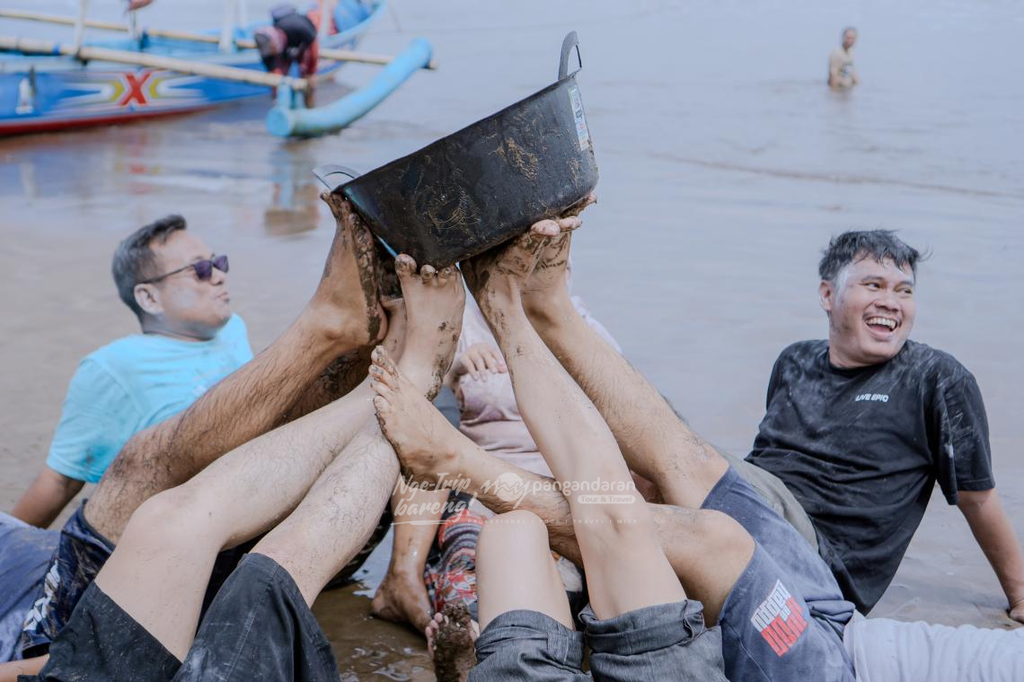 BAZNAS - BADAN AMIL ZAKAT NASIONAL