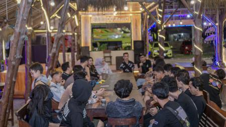LUNAR BILYARD & CAFE